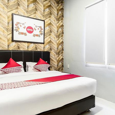 Super Oyo 360 Mangaan Residence Medan Esterno foto