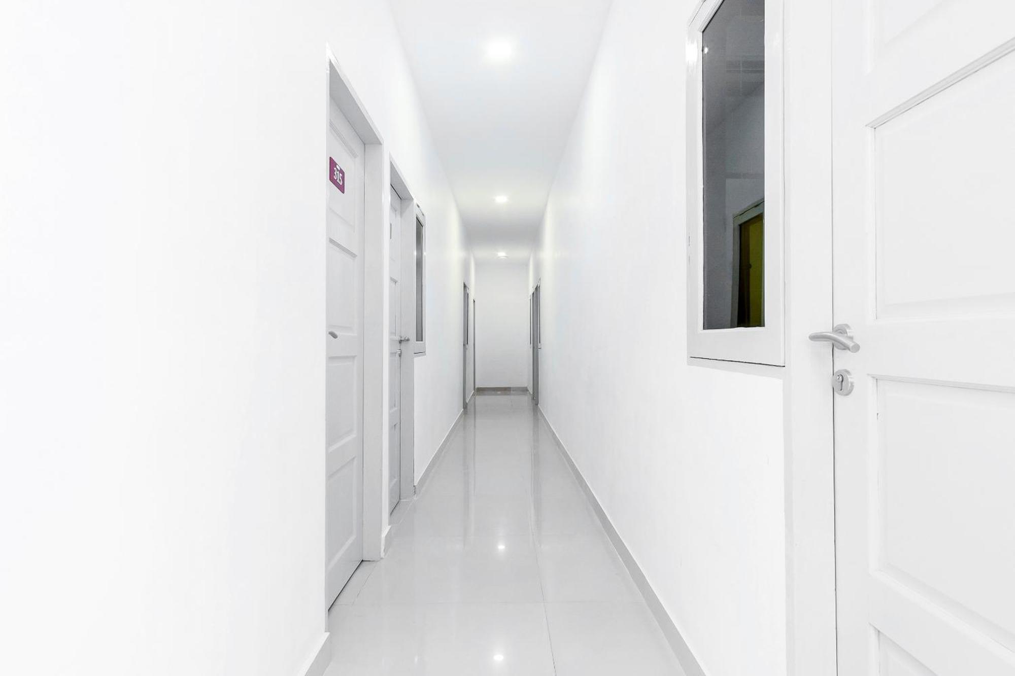 Super Oyo 360 Mangaan Residence Medan Esterno foto