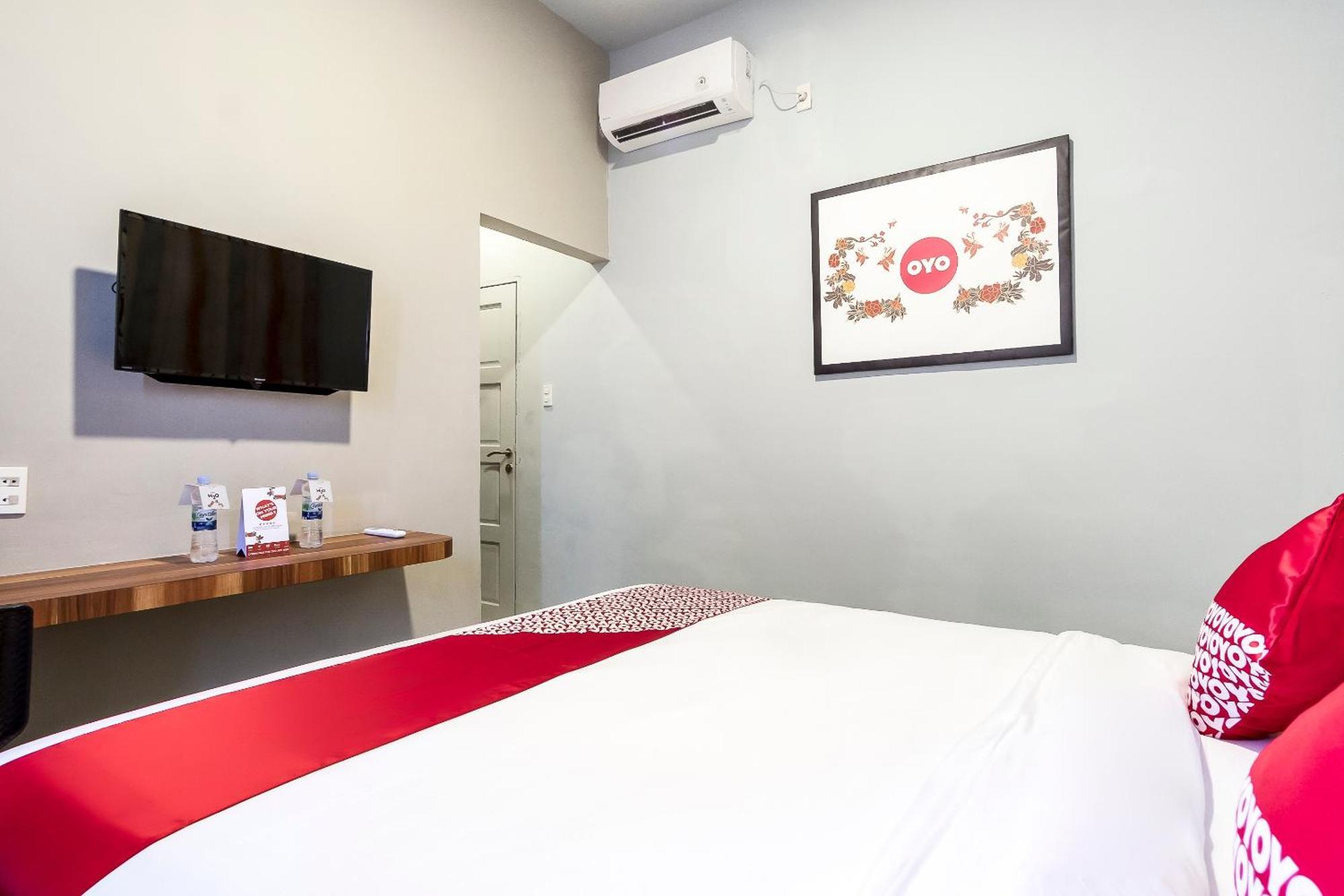 Super Oyo 360 Mangaan Residence Medan Esterno foto