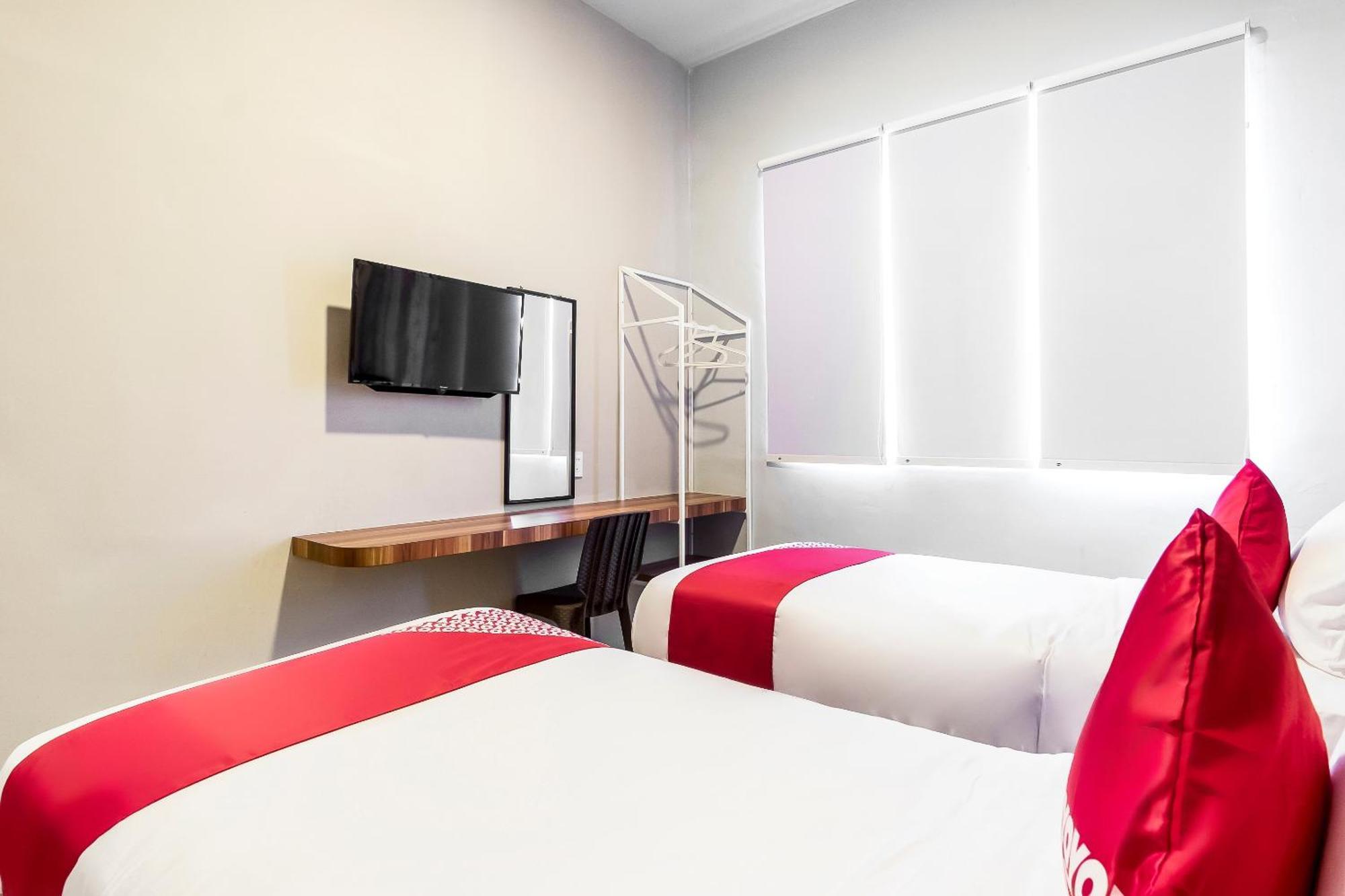 Super Oyo 360 Mangaan Residence Medan Esterno foto