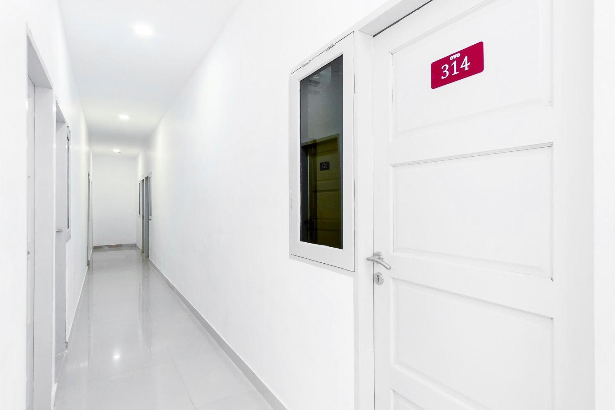 Super Oyo 360 Mangaan Residence Medan Esterno foto